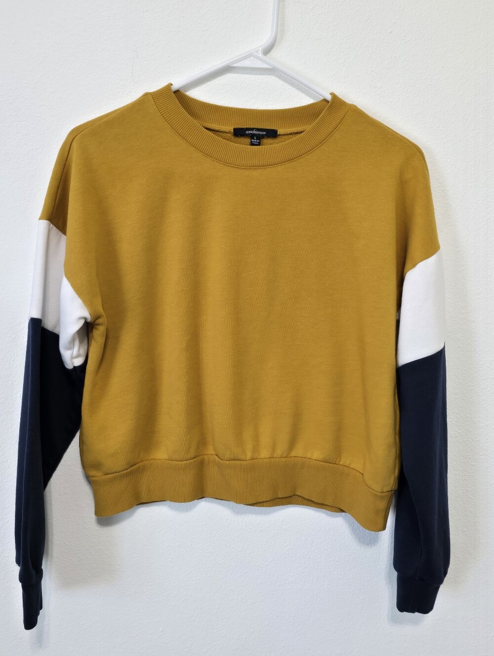 Ambiance Colorblock Mustard Navy Blue White Long Sleeve Sweatshirt Size Large